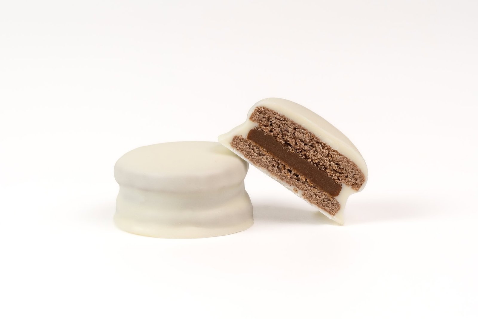 White chocolate mini alfajor